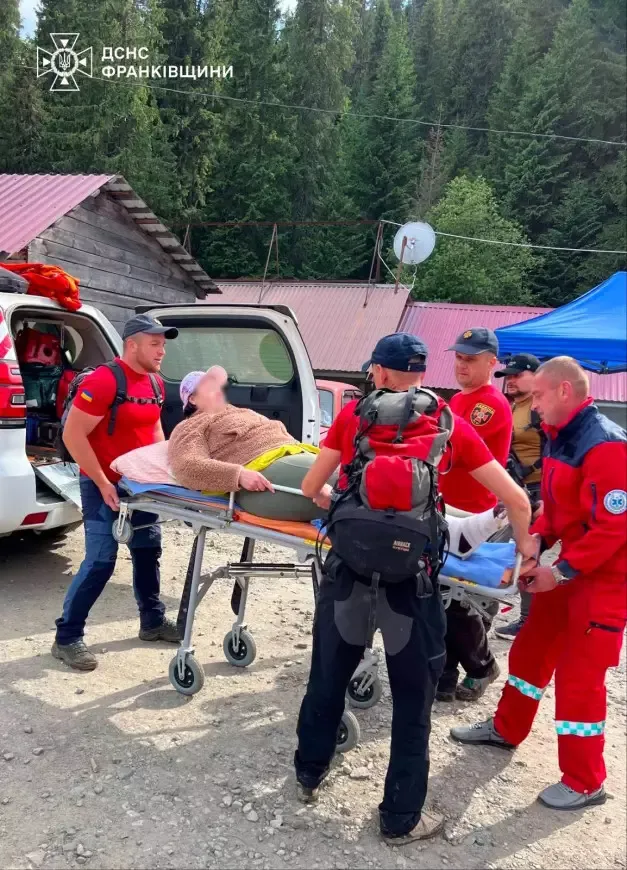 На Говерлі травмувалася туристка з Дніпропетровщини. Фото: ДСНС