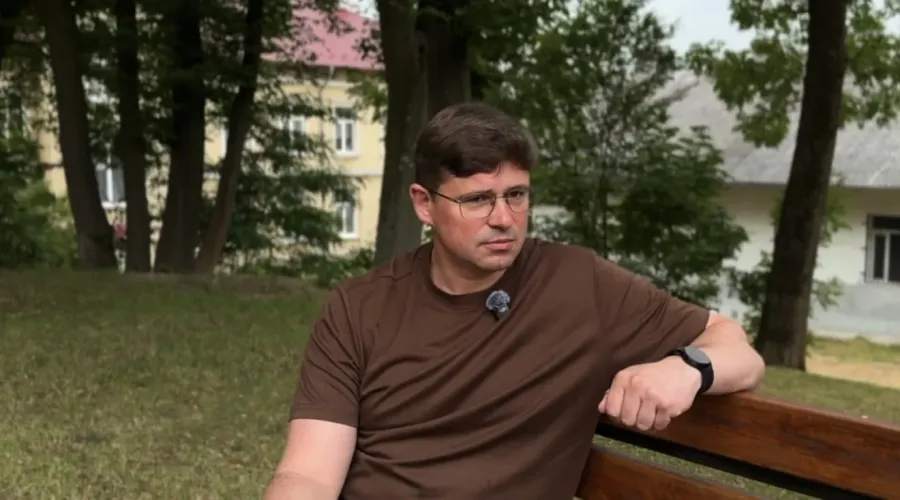 Андрій Найда зазначає, що у доньки сталевий характер і вона продовжить навчання в Києві. Фото: "Вікна"