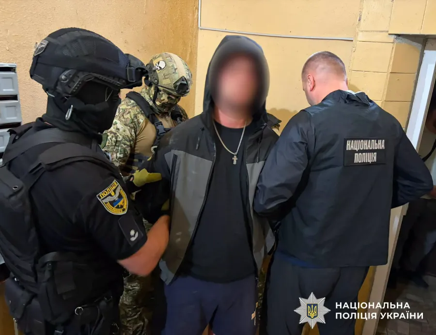 Першого нападника затримали наступного дня після нападу на групу оповіщення. Фото: Національна поліція