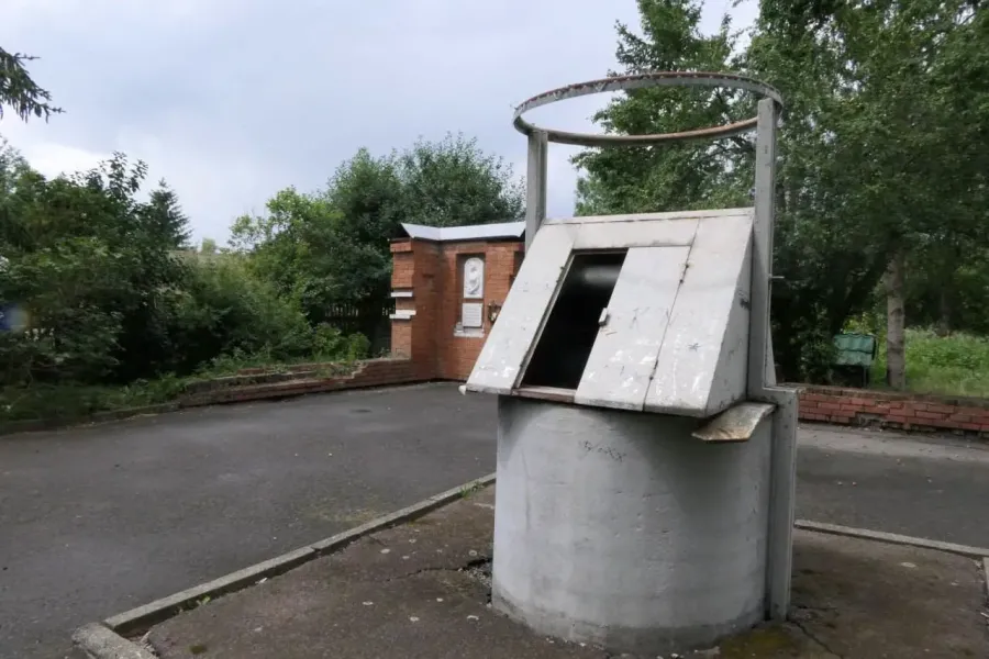 У сквері на вулиці Сівецькій потрібно почистити та прикрити криничку. Фото: Калуська міська рада