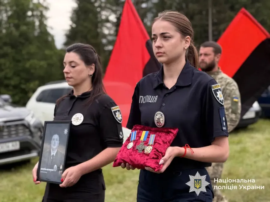 Поховали Василя Калинчука на його малій батьківщині — у селі Яблуниця