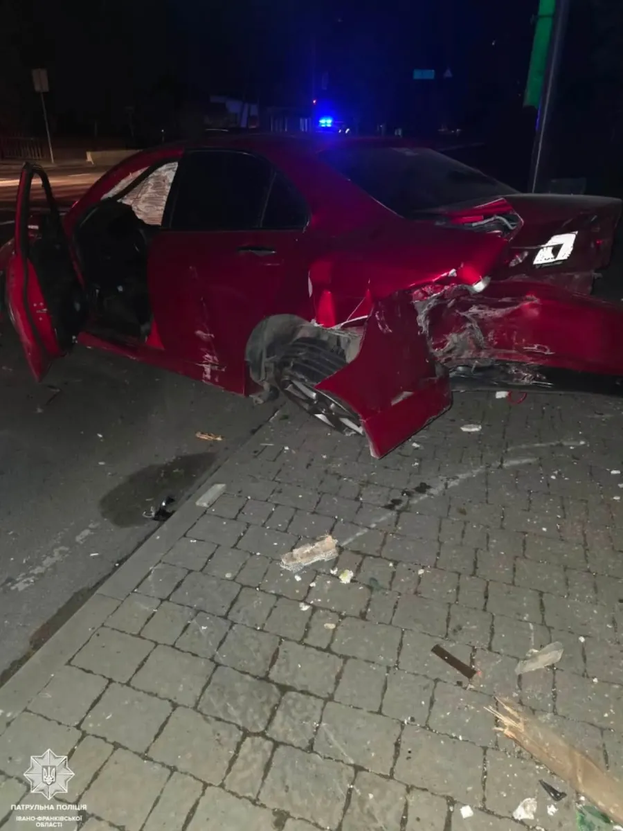Водій Audi не обрав безпечної швидкості руху і здійснив зіткнення з Honda