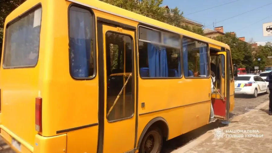Грабіжник скористався тим, що водій вийшов з автобуса