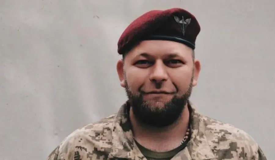 Військовослужбовець, неодноразово був відзначений подяками командування 