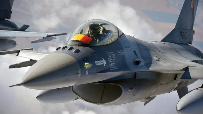Ілюстроване фото. Румунія підняла в повітря винищувачі Eurofighter Typhoon та F-16