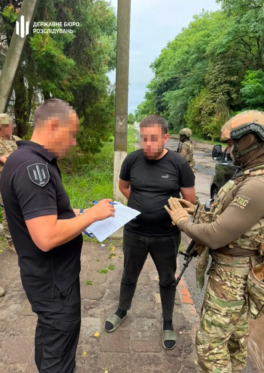 Раніше обвинувачені отримали підозру у катуванні та порушенні статутних правил. Фото: ДБР