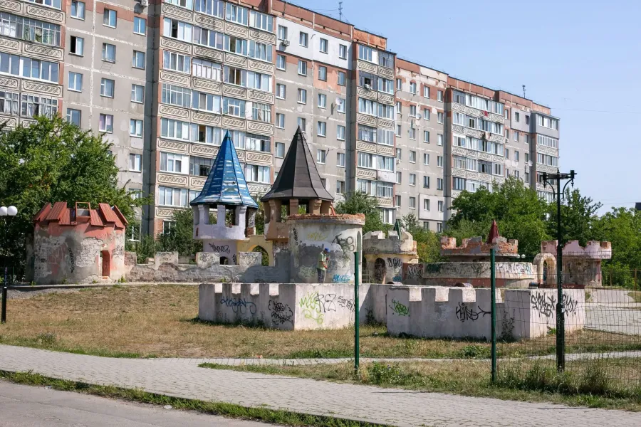 Майданчик з вежами планують знести наступного року. Фото: з Фейсбук-сторінки Руслана Марцінківа