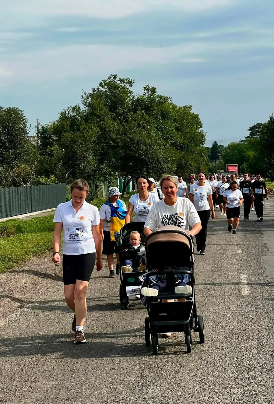 Під час забігу на честь Героїв України. Фото: Войнилівська територіальна громада/Фейсбук