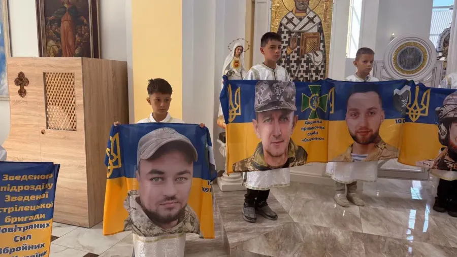 Через екологічну ситуацію "Дзвін пам'яті" відбувся у храмі. Фото: Парафія Покрови Пресвятої Богородиці