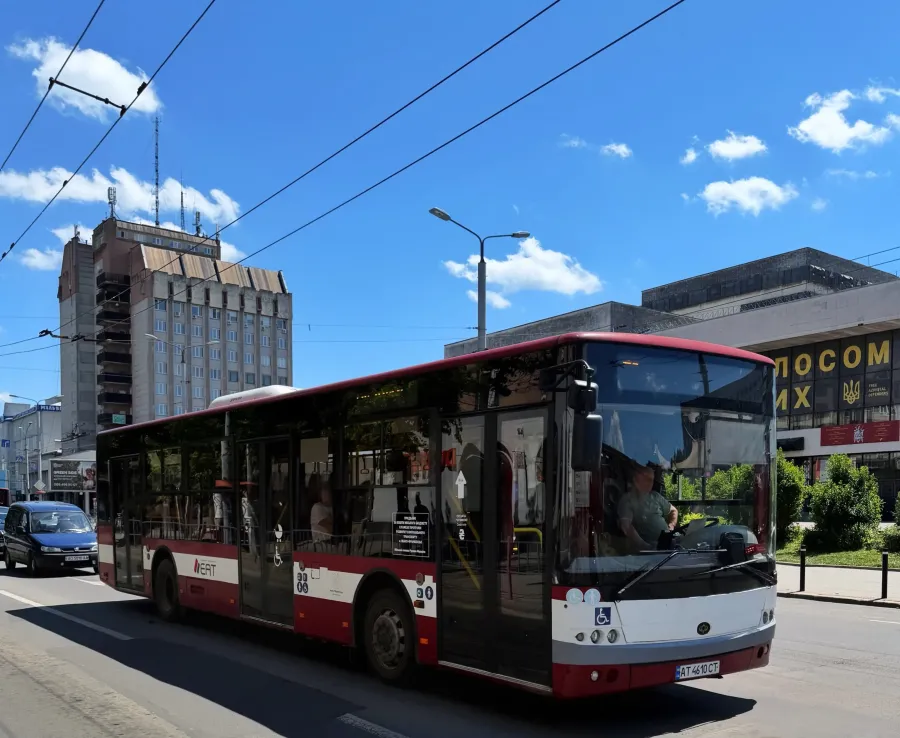 Випуск транспорту вже скорочено на 15% для автобусів і на 12% для тролейбусів