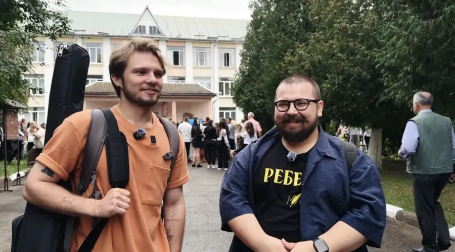 Актори і музиканти проєкту "МУР" завітали у Калуш. Фото: "Вікна"