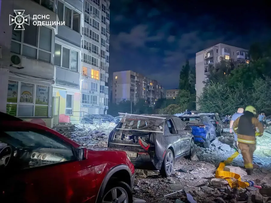 Пожежі на місцях ударів ліквідували вогнеборці