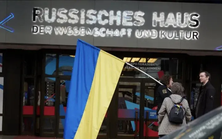 «Російський дом науки і культури» (Russisches Haus der Wissenschaft und Kultur) у Берліні. Фото: Anna Chaika and Vladimir Esipov/DW