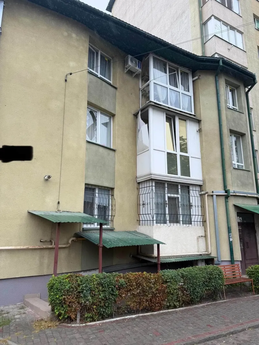 В Івано-Франківську є пошкодження житлового будинку. Фото: Руслан Марцінків/Фейсбук