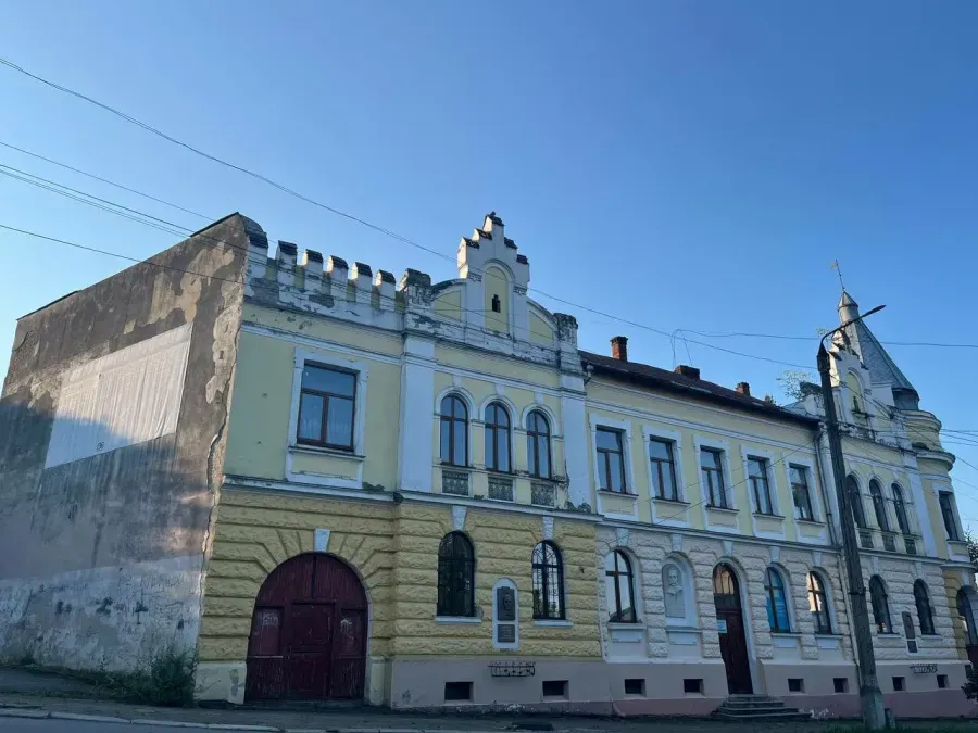 Після завершення Першої світової війни калушани власним коштом відбудували культурну пам’ятку. Фото: "Вікна"