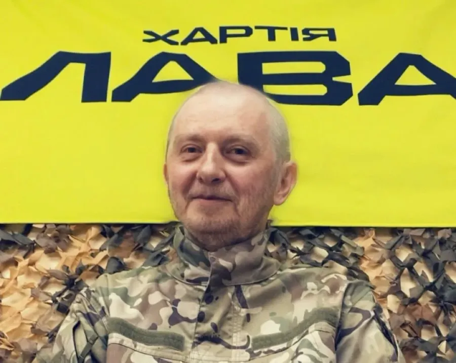 Роман проходитиме службу у 21-му полку безпілотних систем "Лава", який очолює калушанин Володимир Мірчук