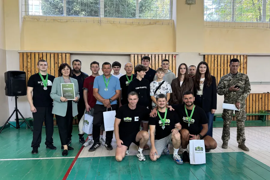 Для учнів це був іспит на міцність, адже ветеранська команда — досвідчена та сильна