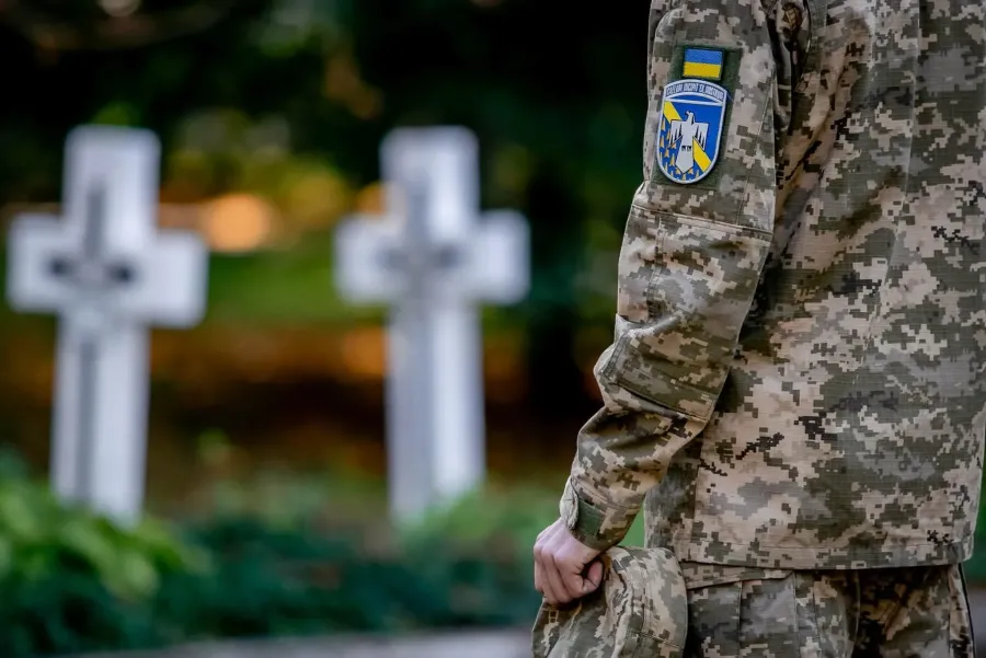 Пам'ять загиблих Героїв щомісяця вшановують на "Дзвоні пам'яті" в Івано-Франківську. Фото: Івано-Франківська ОВА