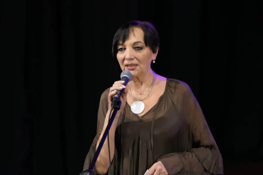 Ольга Дороніна отримала премію імені Костянтини Малицької. Фото: Калуська міська рада